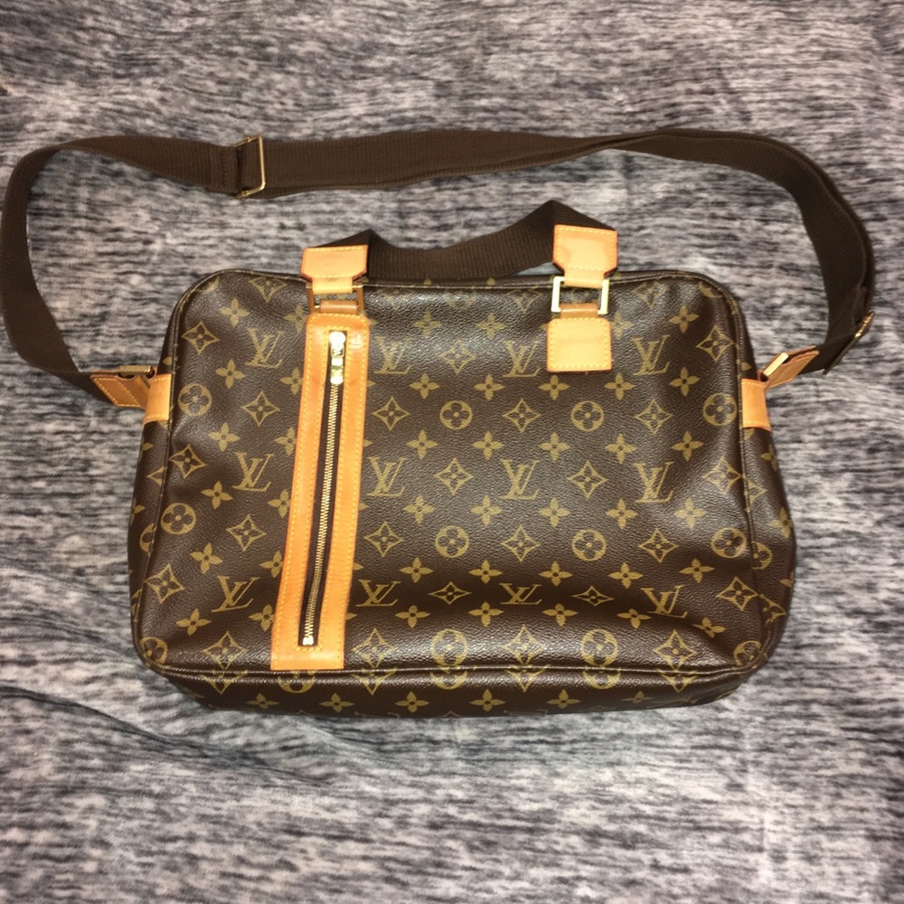 Louis Vuitton Bosphore Messenger Bag